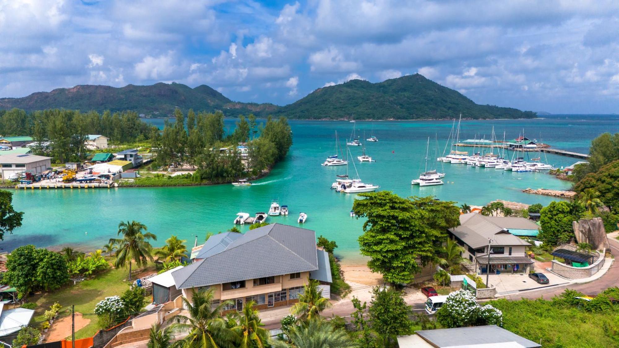 キャバン アパートメント Baie Sainte Anne エクステリア 写真