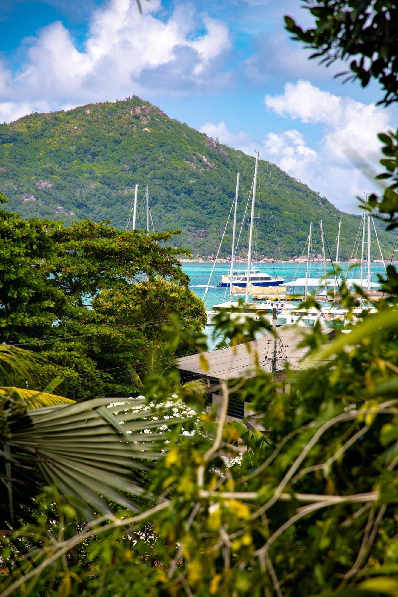 キャバン アパートメント Baie Sainte Anne エクステリア 写真